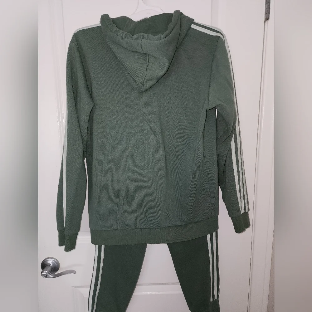 Adidas Green Tracksuit with White Stripes - Picture 4 of 10